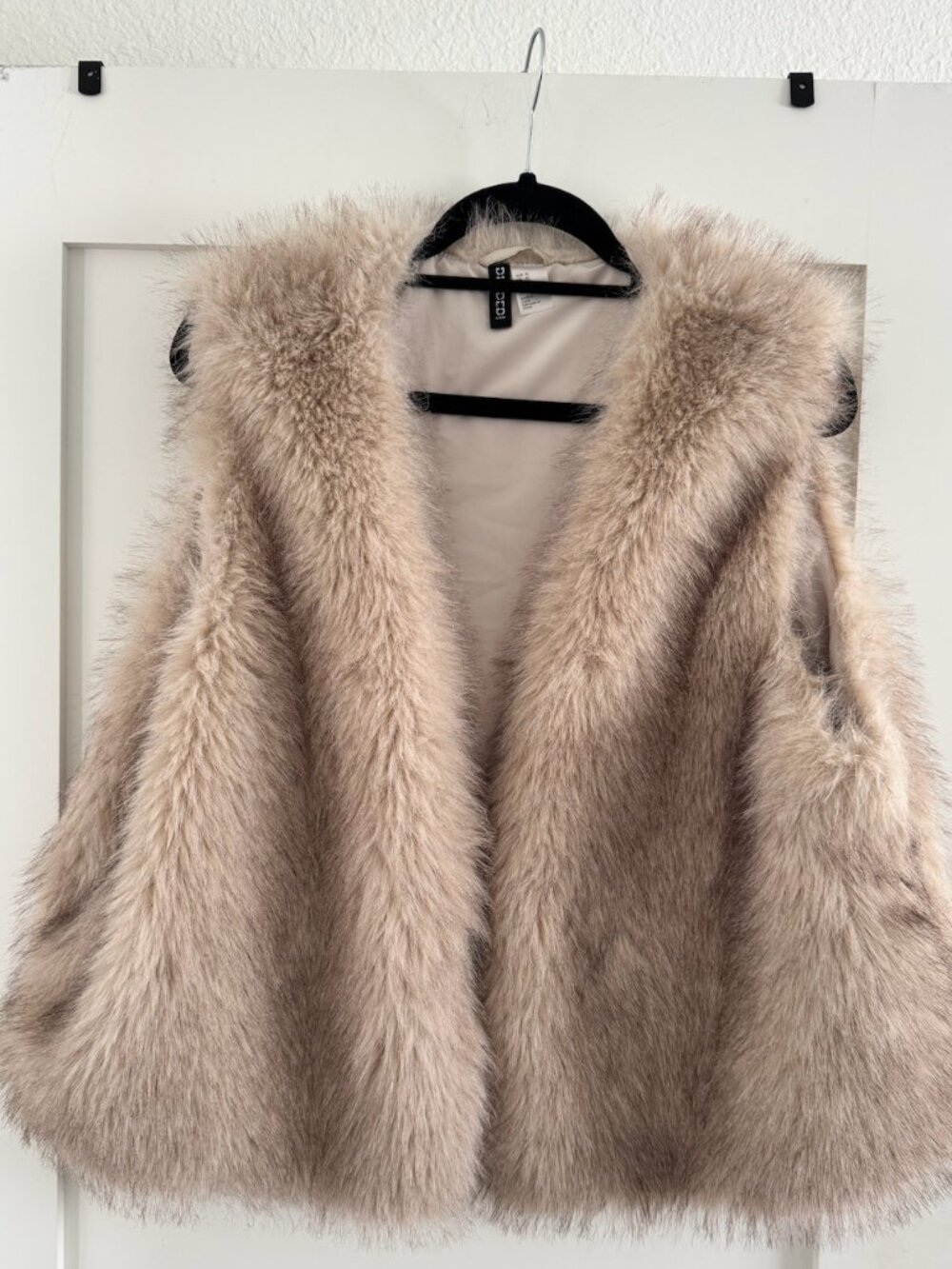 H&M Faux Fur Vest Beige XL Soft Cozy Luxury Look - Picture 5 of 5